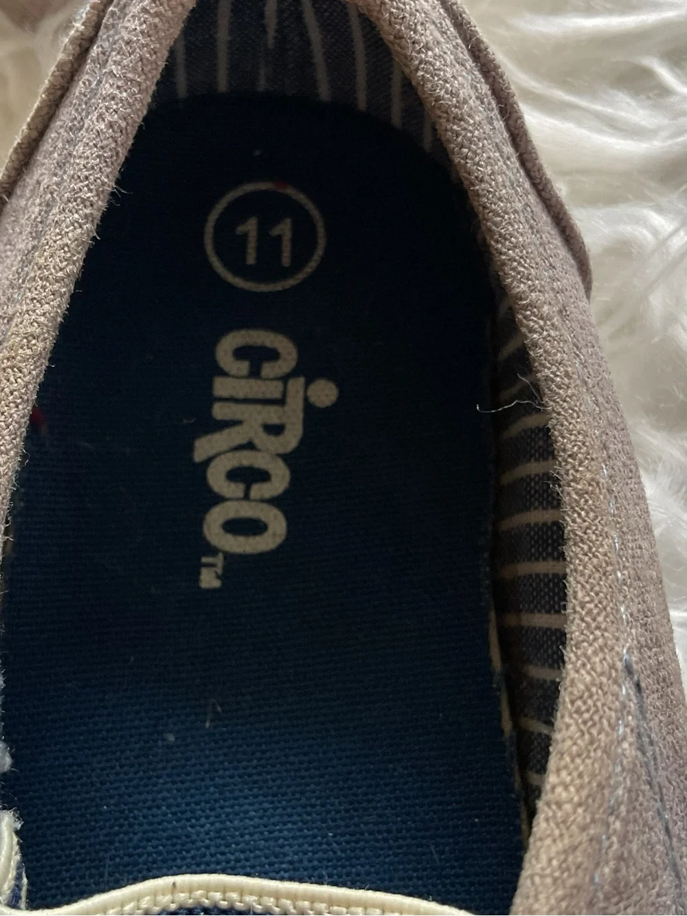Circo Mauve Slip-On Canvas Sneakers with Cream Sole kids shoes Size 11